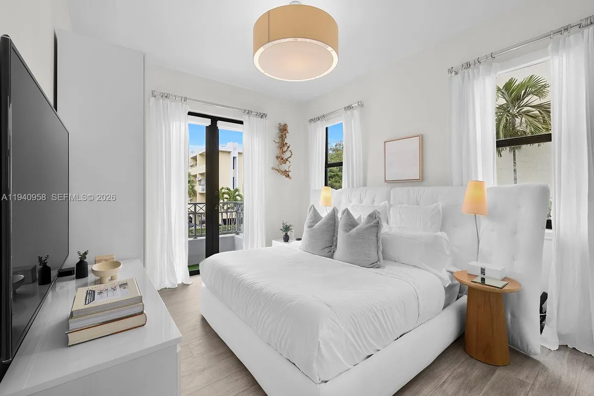 5864 SW 74th Ter # G, South Miami FL 33143