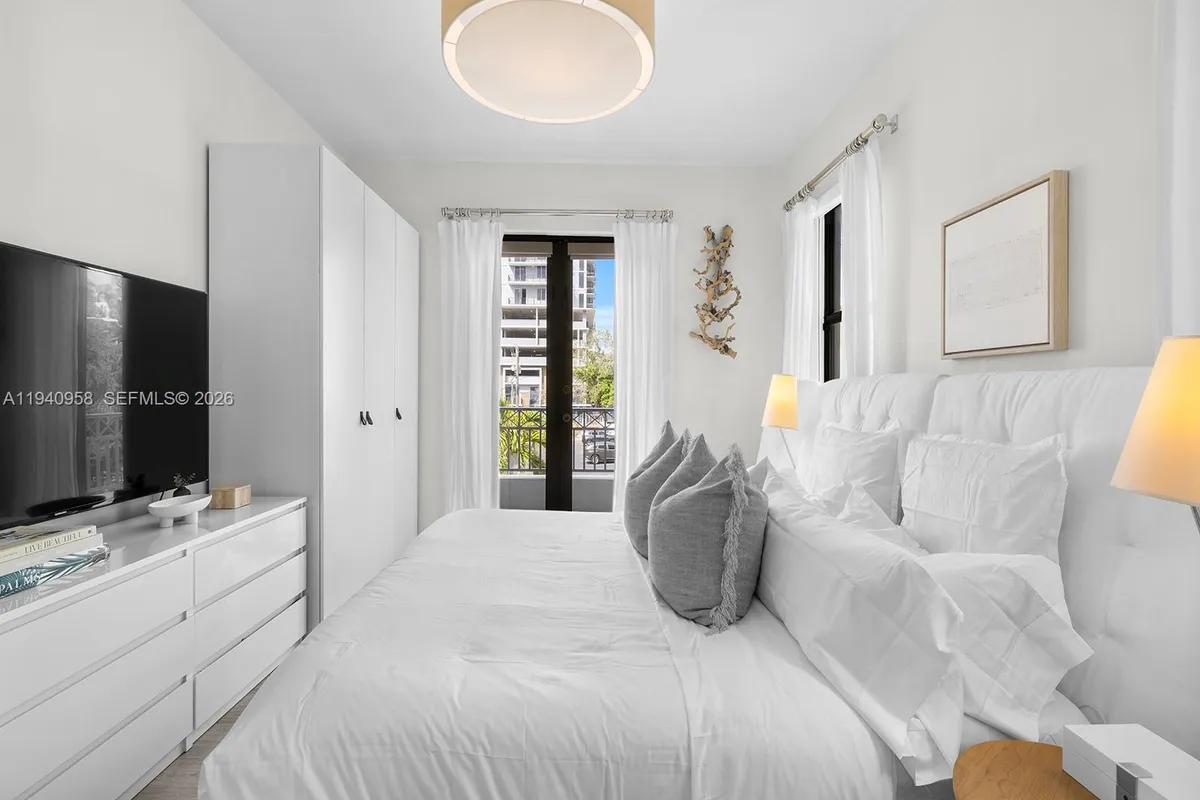 5864 SW 74th Ter # G, South Miami FL 33143