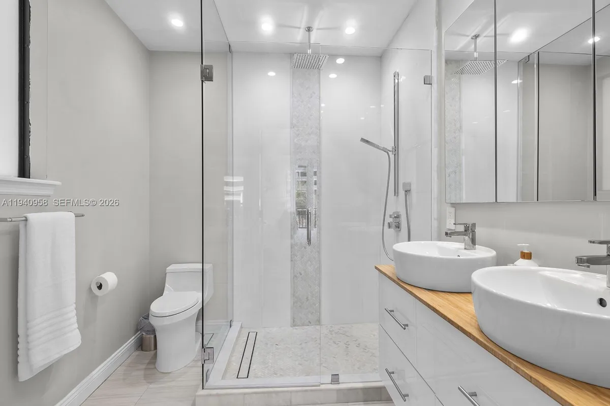 5864 SW 74th Ter # G, South Miami FL 33143