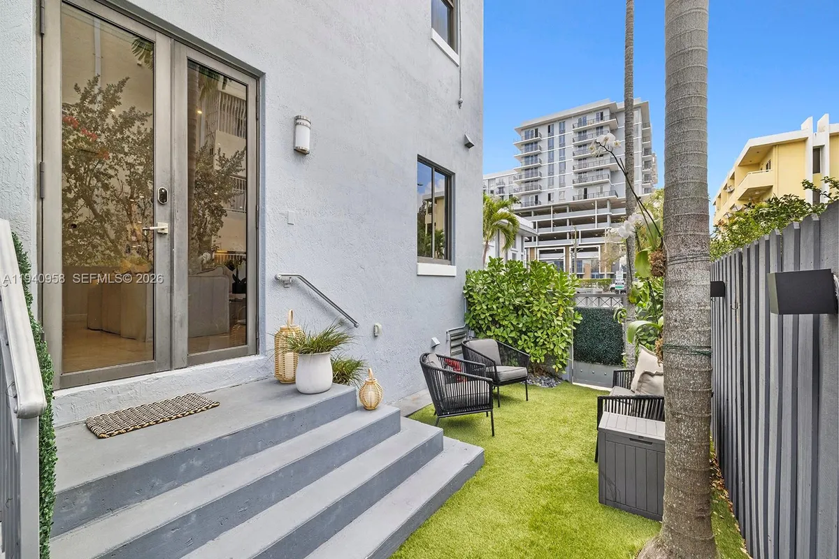 5864 SW 74th Ter # G, South Miami FL 33143