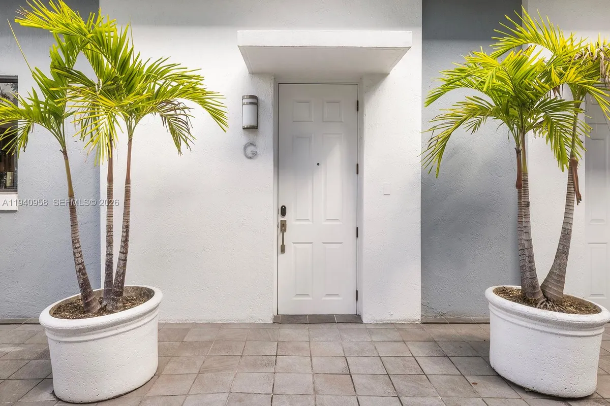 5864 SW 74th Ter # G, South Miami FL 33143