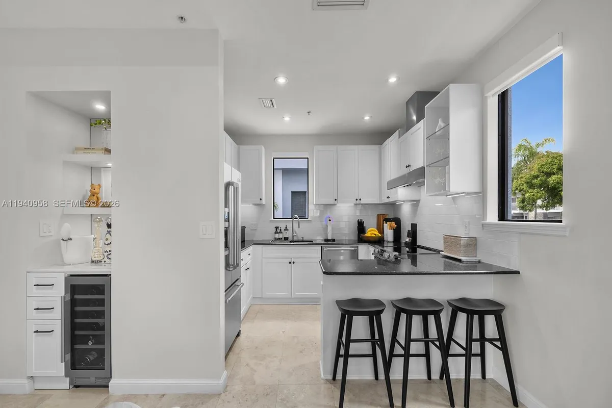 5864 SW 74th Ter # G, South Miami FL 33143