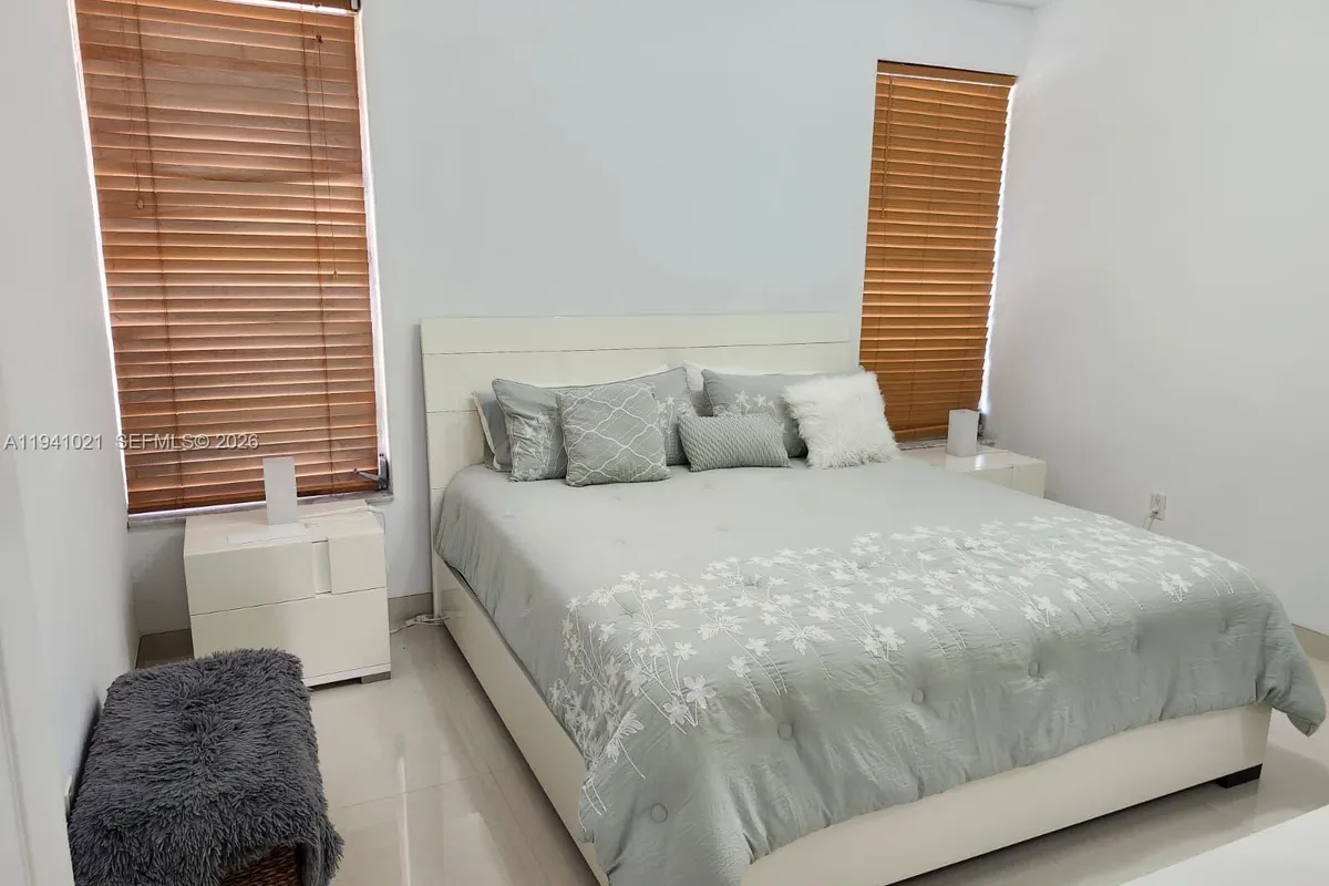 9195 Fontainebleau Blvd # 6, Miami FL 33172