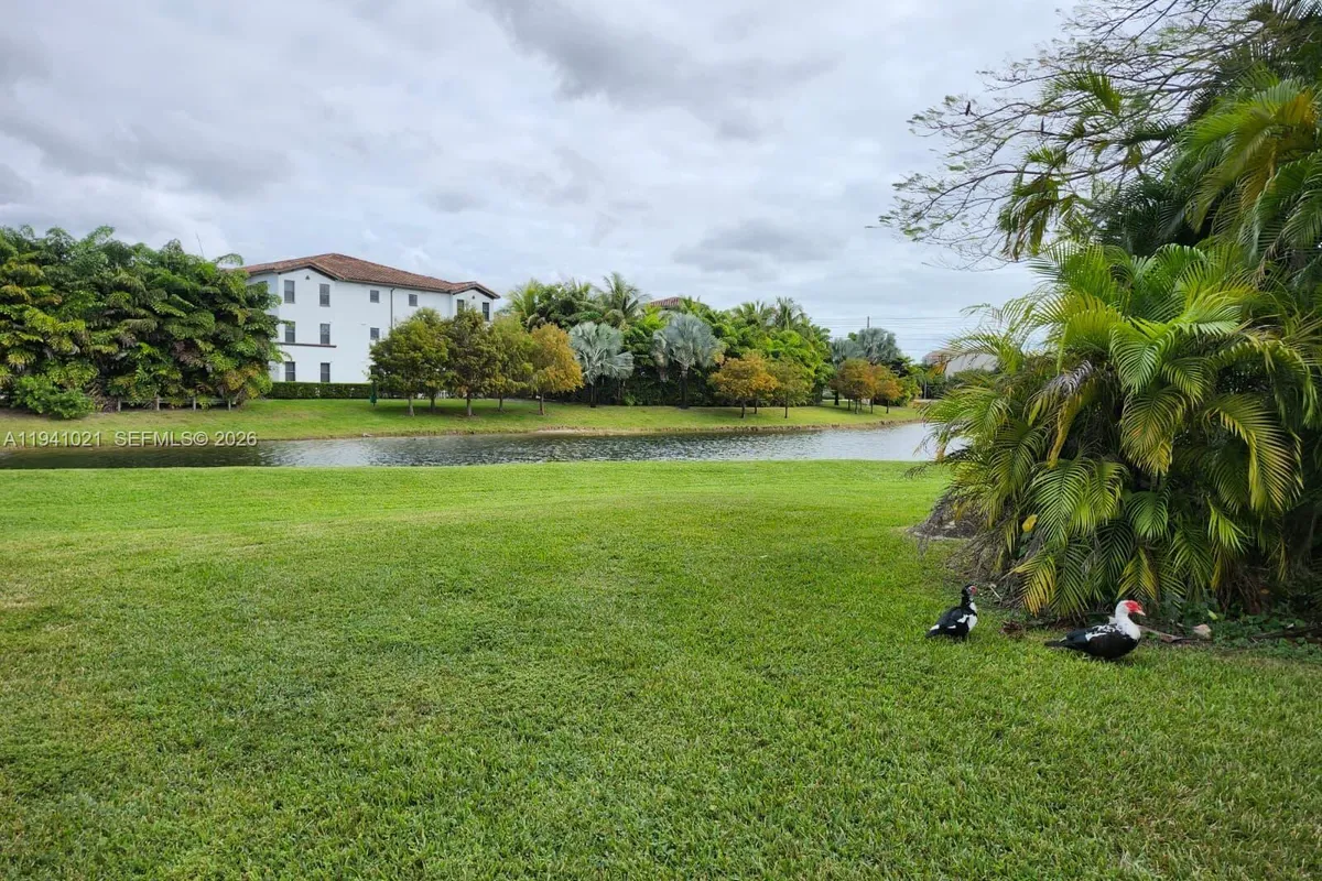 9195 Fontainebleau Blvd # 6, Miami FL 33172