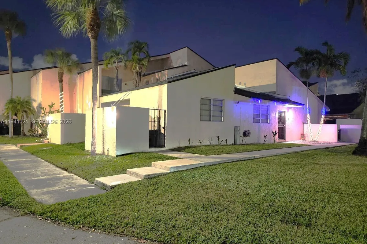 9195 Fontainebleau Blvd # 6, Miami FL 33172