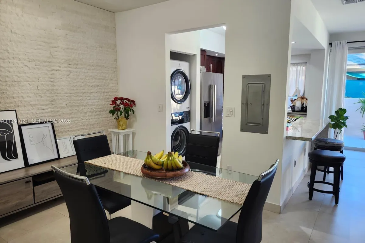 9195 Fontainebleau Blvd # 6, Miami FL 33172