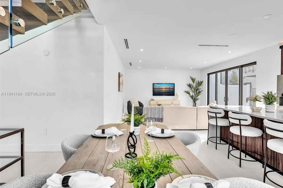 4656 SW 32nd Ave # B1, Dania Beach FL 33312