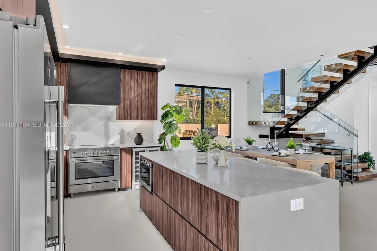 4656 SW 32nd Ave # B1, Dania Beach FL 33312