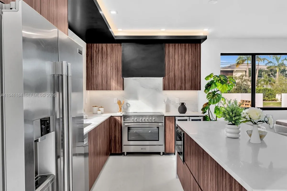 4656 SW 32nd Ave # B1, Dania Beach FL 33312