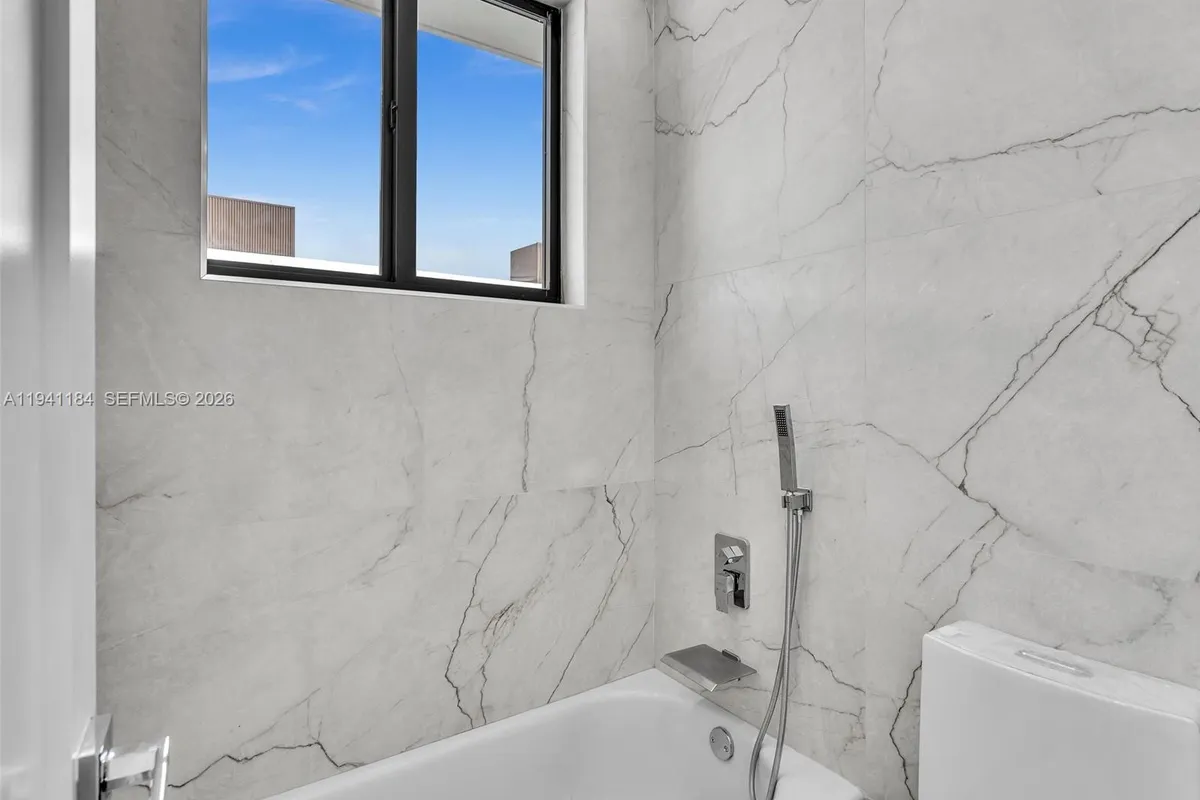 4656 SW 32nd Ave # B1, Dania Beach FL 33312