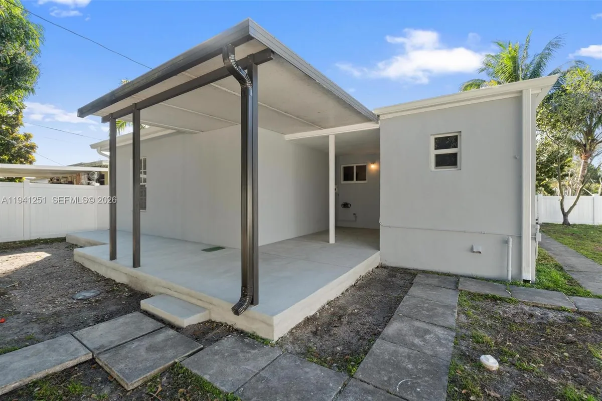 201 NE 169th St, North Miami Beach FL 33162