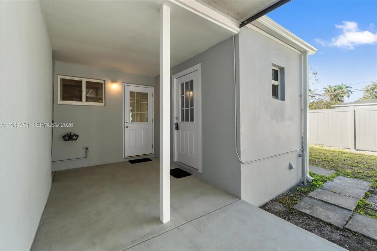 201 NE 169th St, North Miami Beach FL 33162