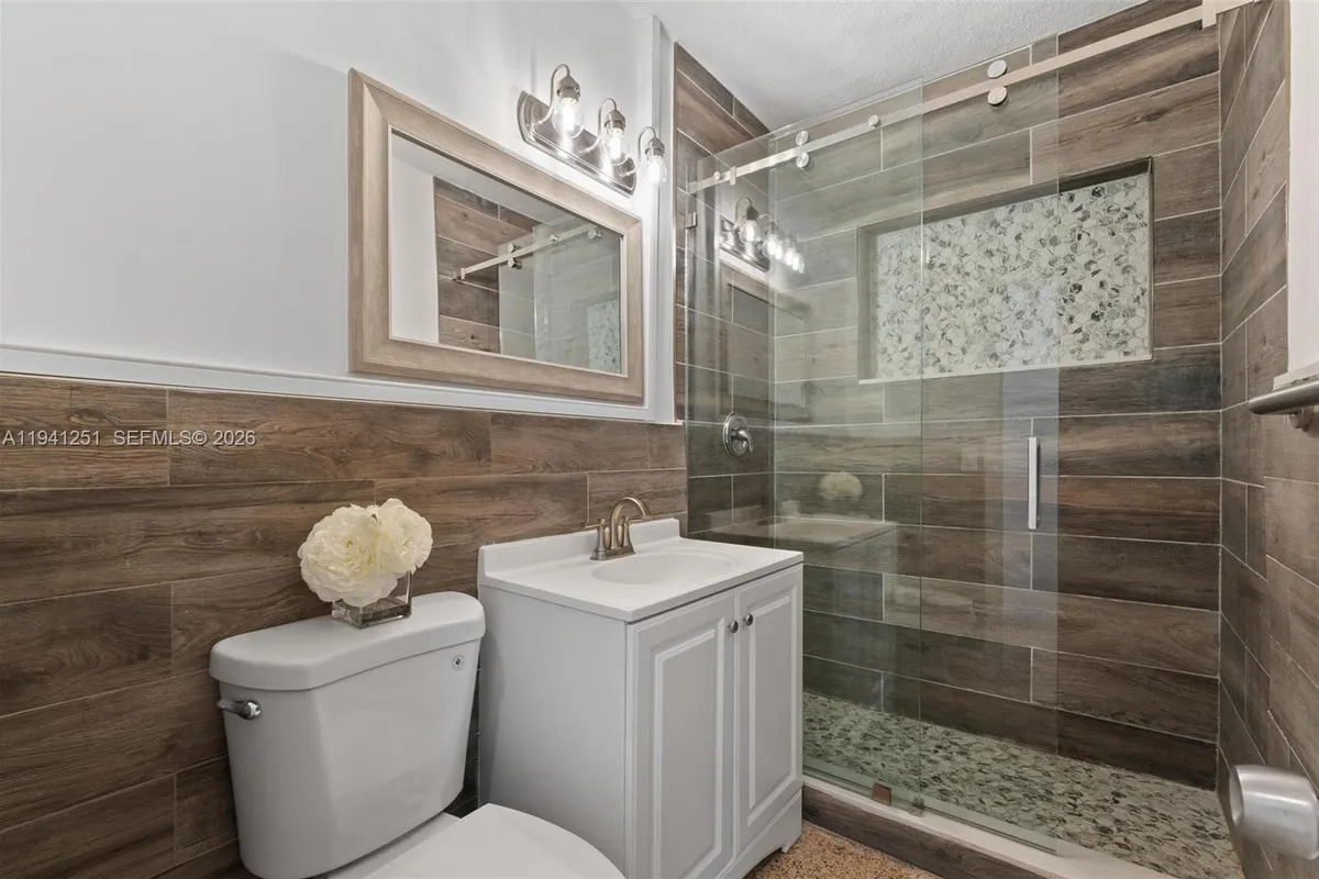 201 NE 169th St, North Miami Beach FL 33162