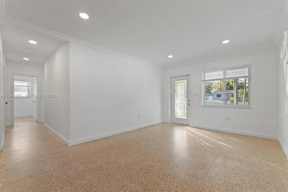 201 NE 169th St, North Miami Beach FL 33162