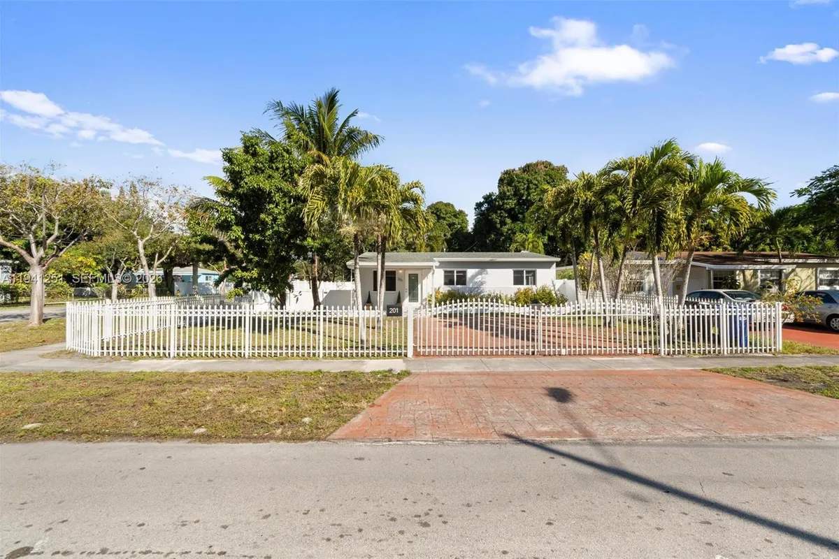 201 NE 169th St, North Miami Beach FL 33162