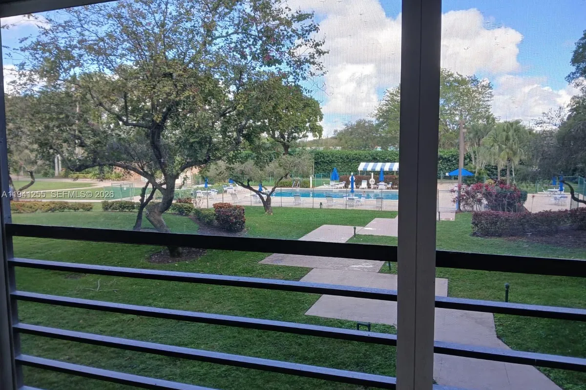 1300 Saint Charles Pl # 222, Pembroke Pines FL 33026