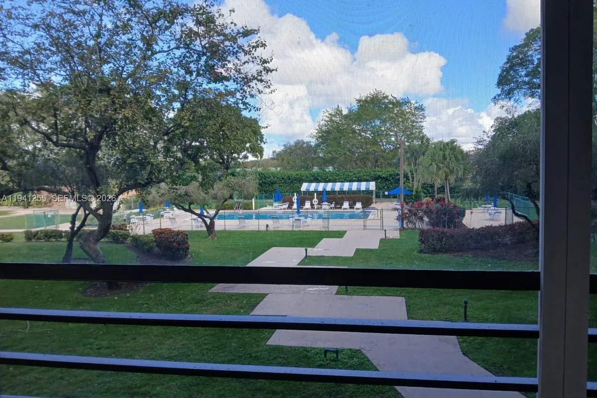 1300 Saint Charles Pl # 222, Pembroke Pines FL 33026