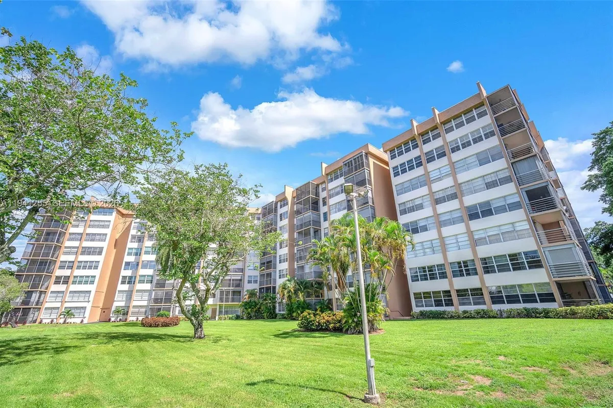 1300 Saint Charles Pl # 222, Pembroke Pines FL 33026