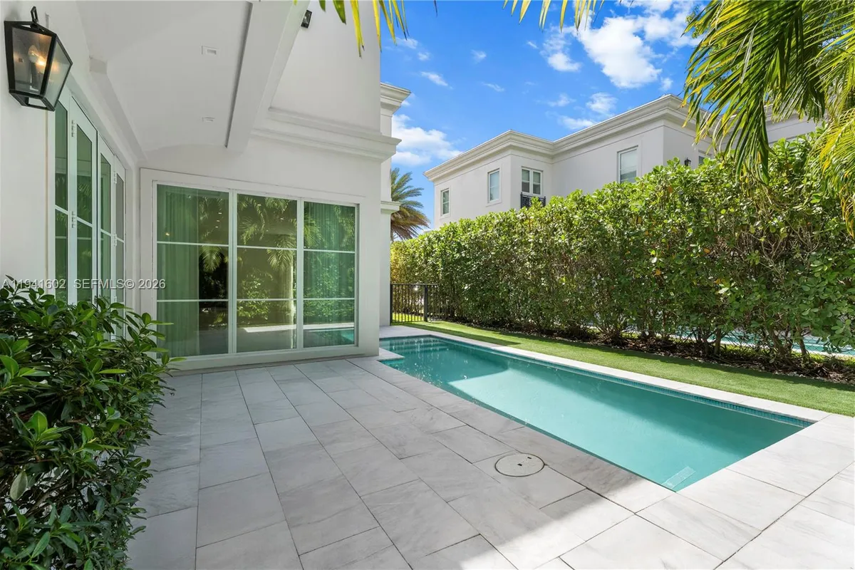 315 Santander Ave # 311, Coral Gables FL 33134