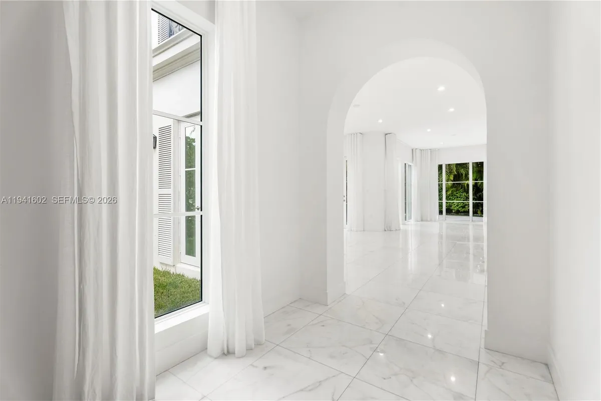 315 Santander Ave # 311, Coral Gables FL 33134