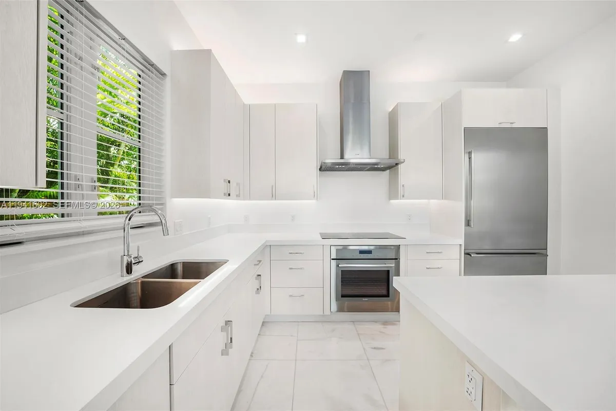 315 Santander Ave # 311, Coral Gables FL 33134