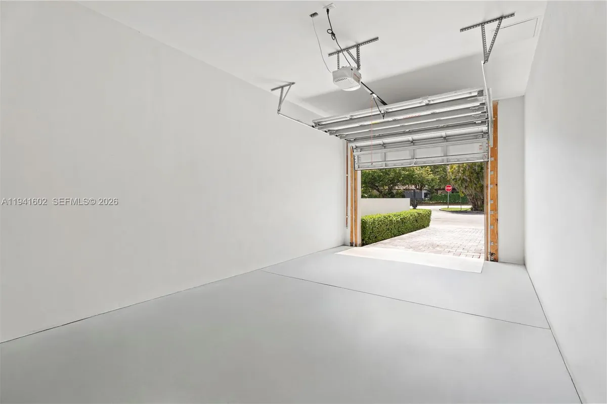 315 Santander Ave # 311, Coral Gables FL 33134