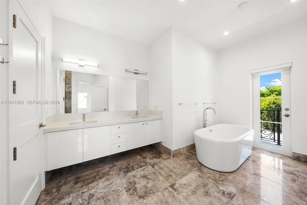 315 Santander Ave # 311, Coral Gables FL 33134