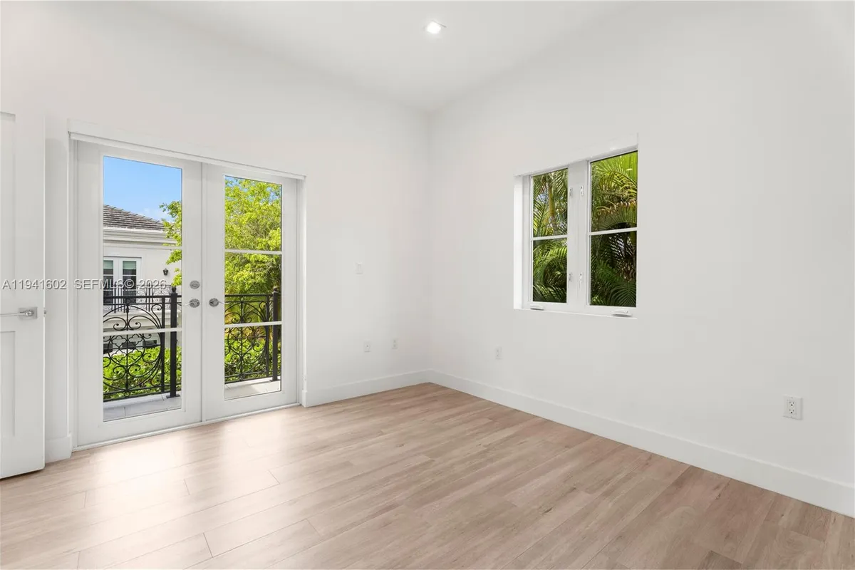 315 Santander Ave # 311, Coral Gables FL 33134