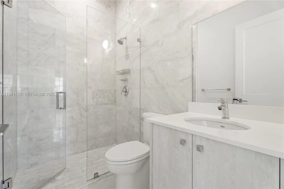 315 Santander Ave # 311, Coral Gables FL 33134