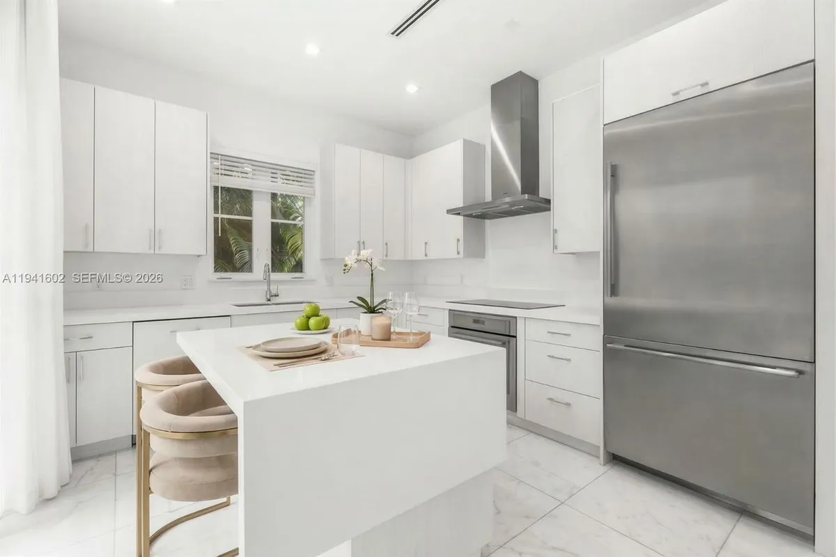 315 Santander Ave # 311, Coral Gables FL 33134