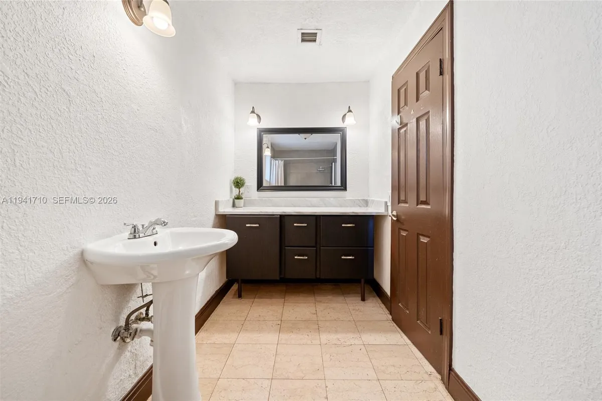 9461 SW 128th St, Miami FL 33176