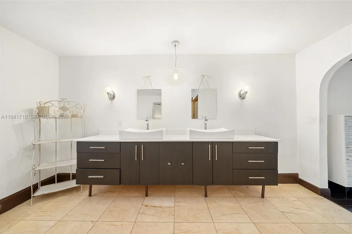 9461 SW 128th St, Miami FL 33176