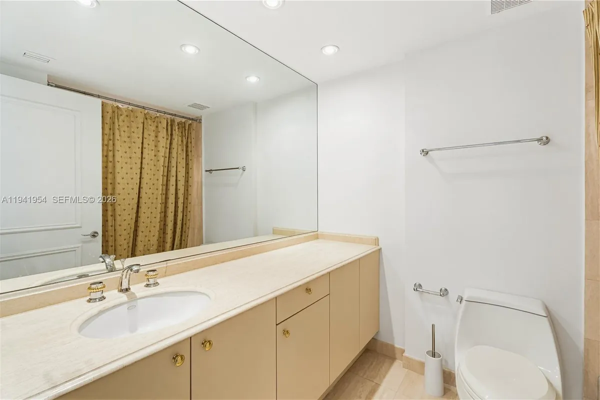 430 Grand Bay Dr # 904, Key Biscayne FL 33149