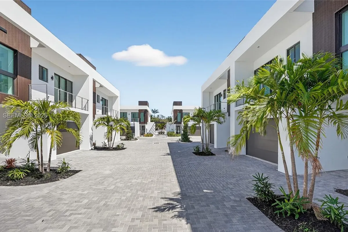 4620 SW 32nd Ave # A2, Dania Beach FL 33312