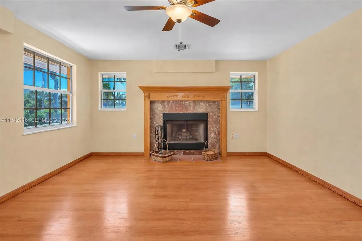 5309 Alton Rd, Miami Beach FL 33140