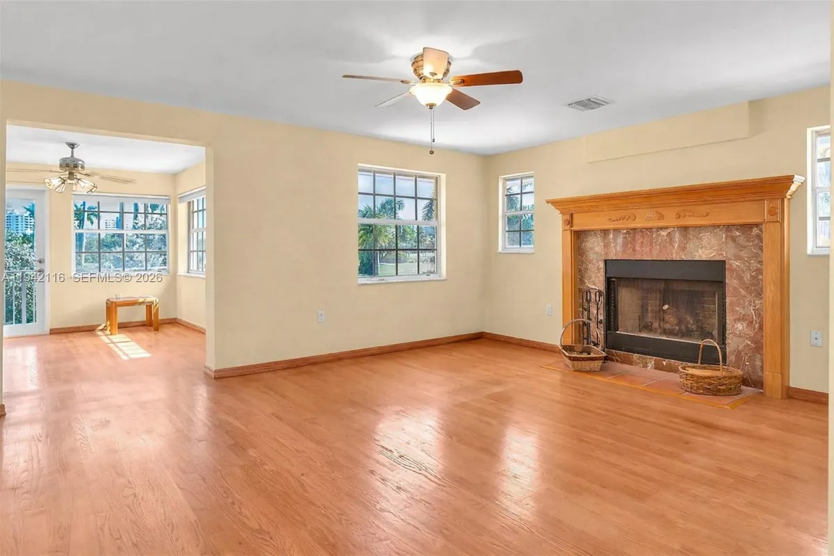 5309 Alton Rd, Miami Beach FL 33140