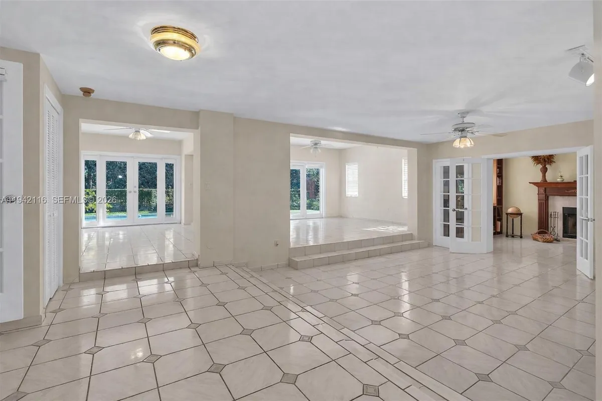 5309 Alton Rd, Miami Beach FL 33140