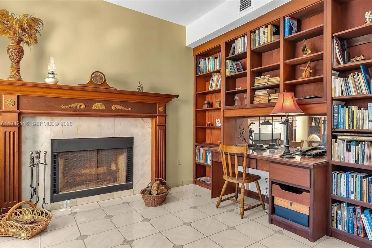 5309 Alton Rd, Miami Beach FL 33140