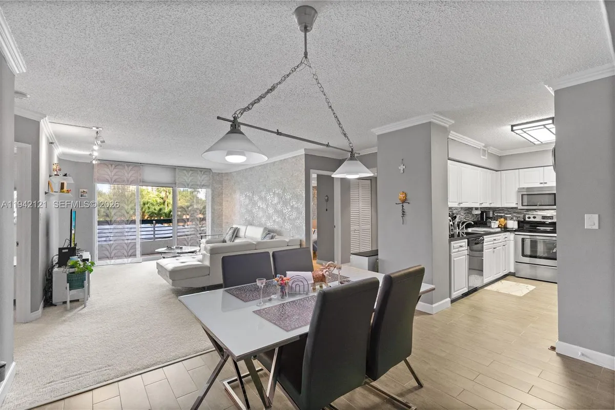 3600 Mystic Pointe Dr # 309, Aventura FL 33180