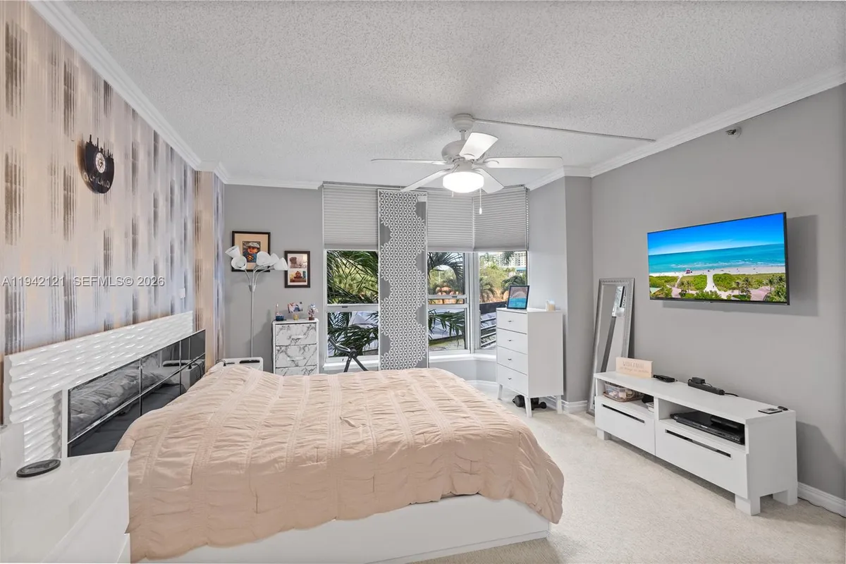 3600 Mystic Pointe Dr # 309, Aventura FL 33180