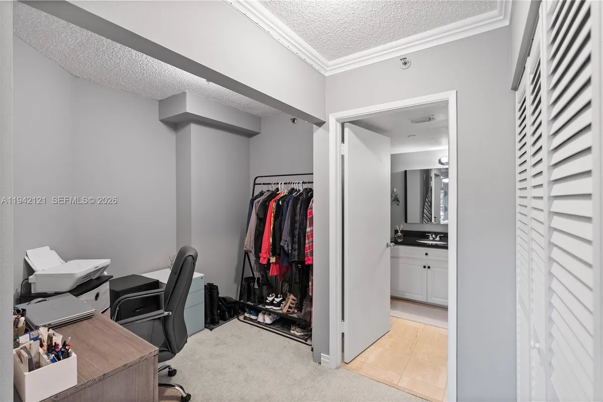 3600 Mystic Pointe Dr # 309, Aventura FL 33180