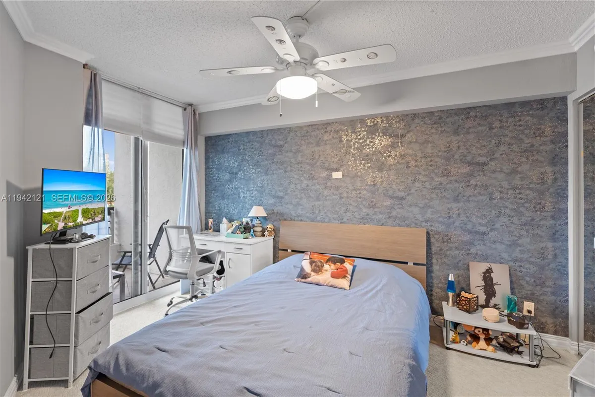 3600 Mystic Pointe Dr # 309, Aventura FL 33180