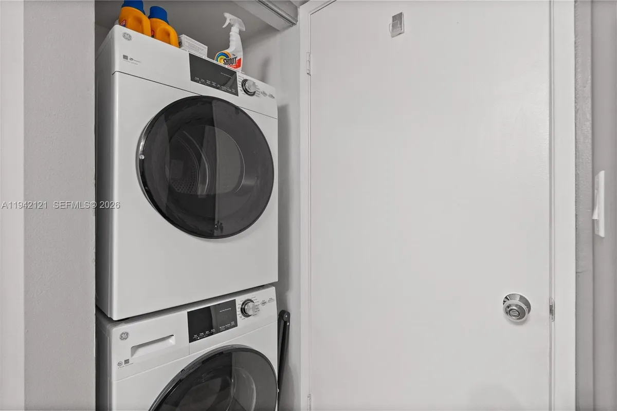 3600 Mystic Pointe Dr # 309, Aventura FL 33180