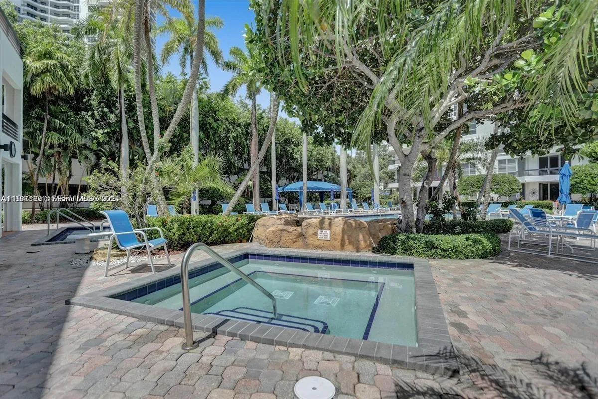 3600 Mystic Pointe Dr # 309, Aventura FL 33180