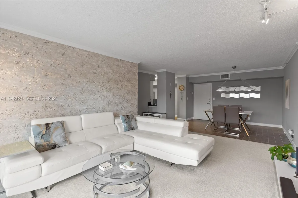 3600 Mystic Pointe Dr # 309, Aventura FL 33180