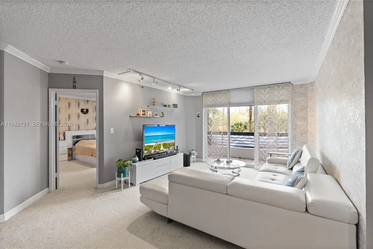 3600 Mystic Pointe Dr # 309, Aventura FL 33180