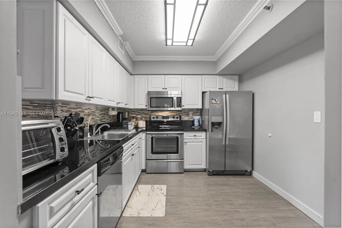 3600 Mystic Pointe Dr # 309, Aventura FL 33180