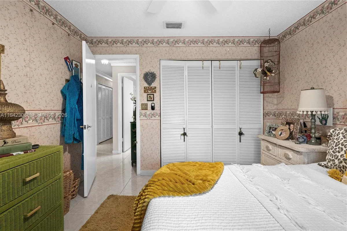 13220 SW 5th St, Miami FL 33184