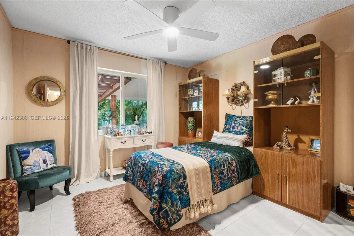 13220 SW 5th St, Miami FL 33184