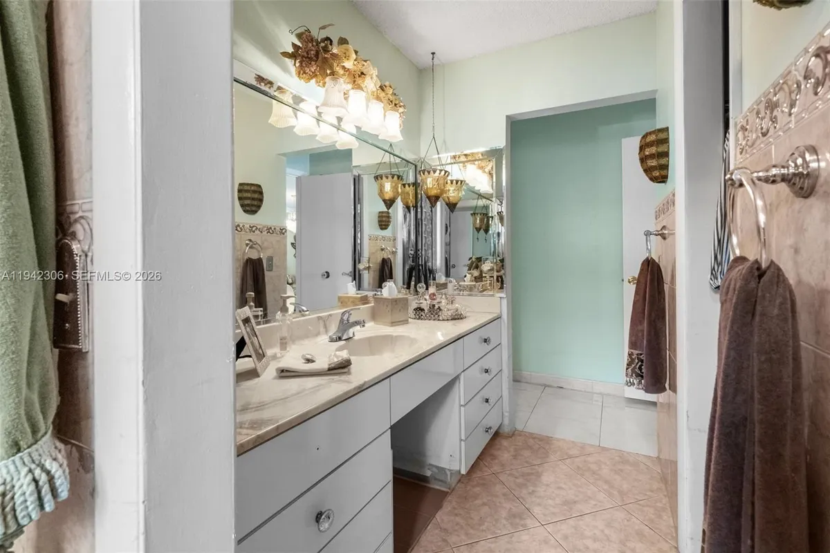 13220 SW 5th St, Miami FL 33184